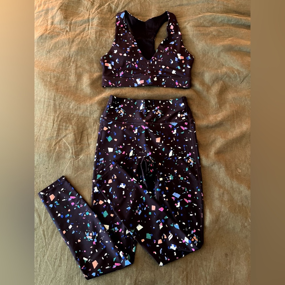 Fabletics leggings and sports bra - set size SMALL